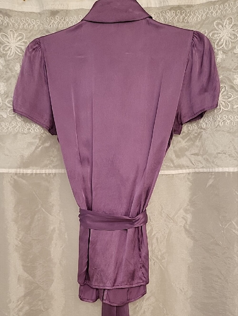 Le Chateau Lilac Purple Stretch Silk Tailored Short Sleeve Blouse with Belt, M - Picture 16 of 16